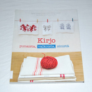 Kirjo punaista, valkoista, sinistä